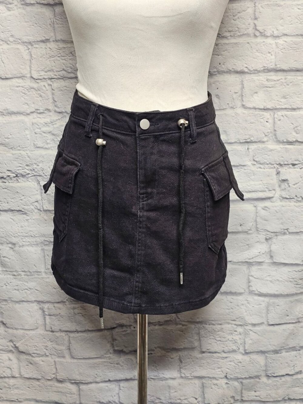 HUNTER & BROWN S BLACK DENIM LIKE DRAWSTRING CARGO POCKET JEAN SHORT Y2K SKIRT
